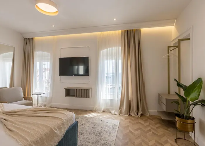 Split Finest Suite 2